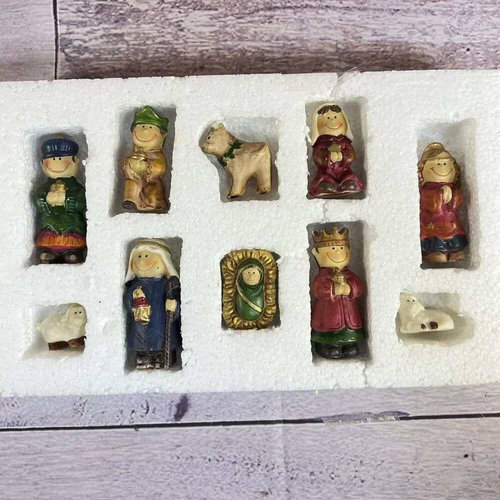 LEMAX Enchanted Forest Nativity 10pc Set Childrens Smiling Faces Metal Arch Base